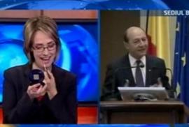 Ironie la adresa preşedintelui: O prezentatoare Antena 3 s-a rujat în direct (VIDEO)